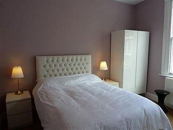 Grosvenor Place 3*