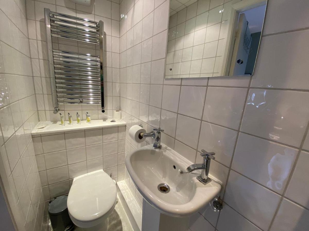 Grosvenor Place Guest house 3*